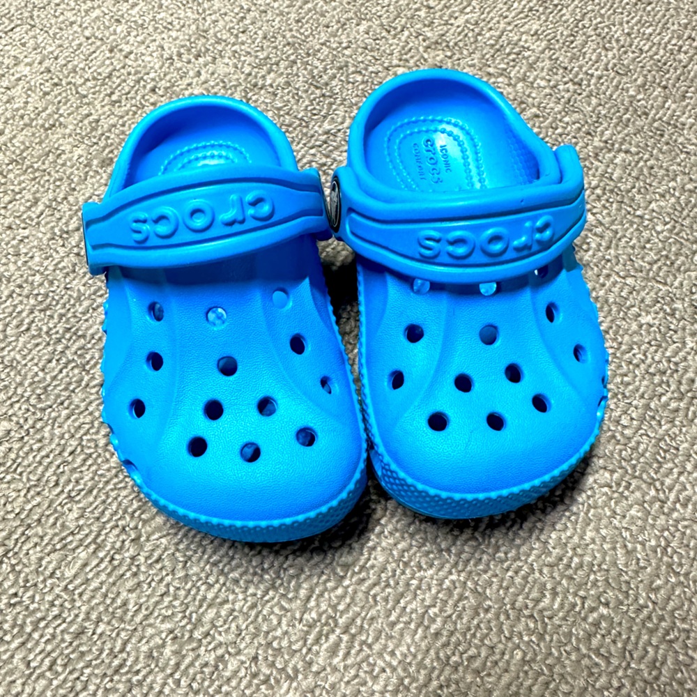 Toddler crocs